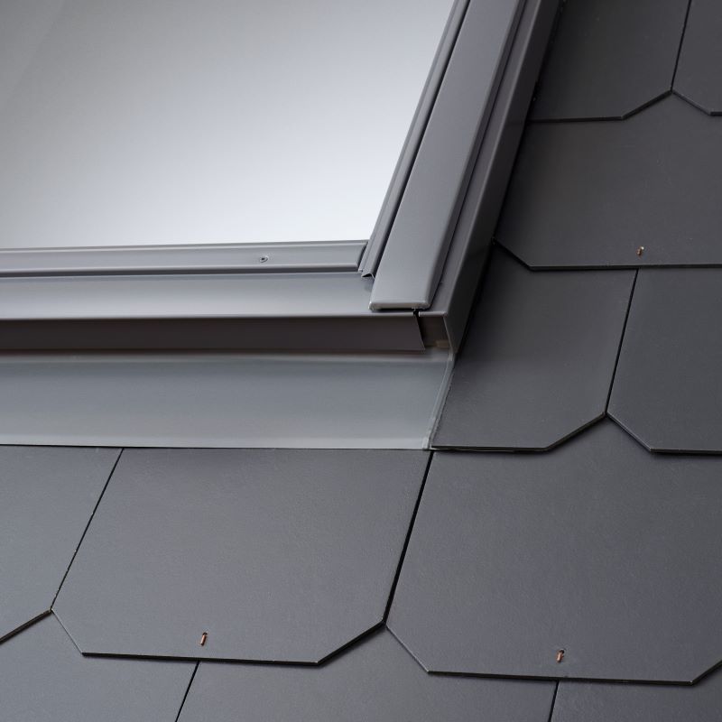 VELUX Single Roof Window Flashing Kit for Slate with Insulation & Collar – EDL CK02 2000 (55x78cm)